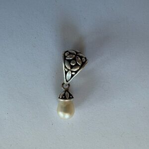 Elegant Silver and Pearl Drop Pendant